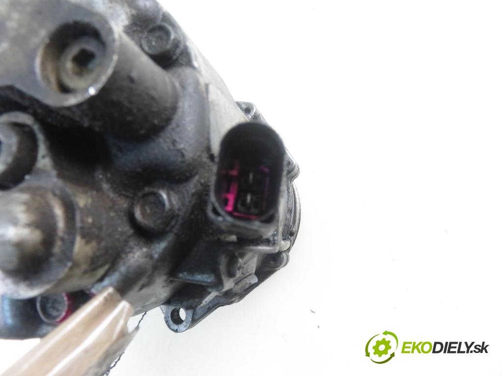 AUDI A3 (8L1) HB 2001 81,00 1.9 TDI 110 - AHF 1896,00 KOMPRESOR: klimatizace 1J0820803F (Kompresory)
