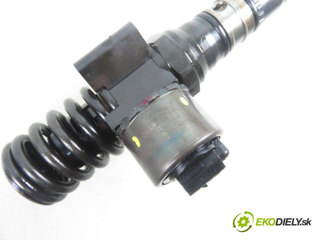 VW TOURAN (1T1, 1T2) MINIVAN 2005 103,00 2.0 TDI 16V 140 - BKD 1968,00 Vstrekovač 03G130073G ; 0414720404 (Vstrekovač paliva)