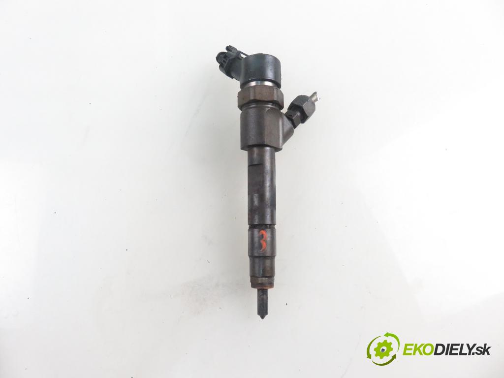 VOLVO V40 Kombi (645) KOMBI 2001 85,00 1.9 DI 116 - D 4192 T3 1870,00 vstrekovač 0445110021 ; 7700111014 (Vstrekovač paliva)