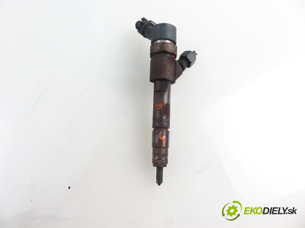VOLVO V40 Kombi (645) KOMBI 2001 85,00 1.9 DI 116 - D 4192 T3 1870,00 vstrekovač 0445110021 ; 7700111014 (Vstrekovač paliva)