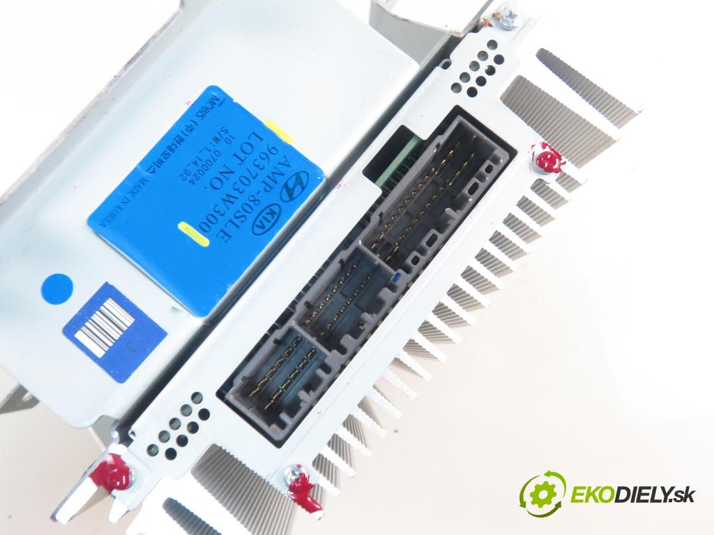 KIA SPORTAGE (SL) SUV 2012 100,00 2.0 CRDi 136 - D4HA 1995,00 Zosilňovač 963703W300 (Zosilňovač)