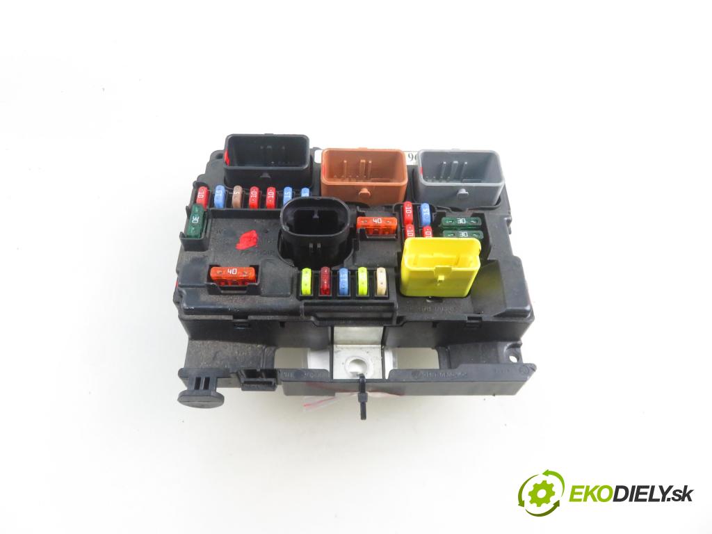 CITROEN C3 II (SC_) HB 2011 70,00 1.4 VTi 95 - 8FP (EP3) 1397,00 MODUL BSI 9667199580