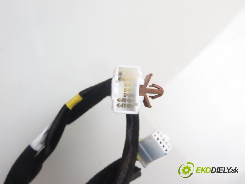 KIA SPORTAGE (SL) SUV 2012 100,00 2.0 CRDi 136 - D4HA 1995,00 spinačka 954903W000 (Spínacia skrinka a kľúč)