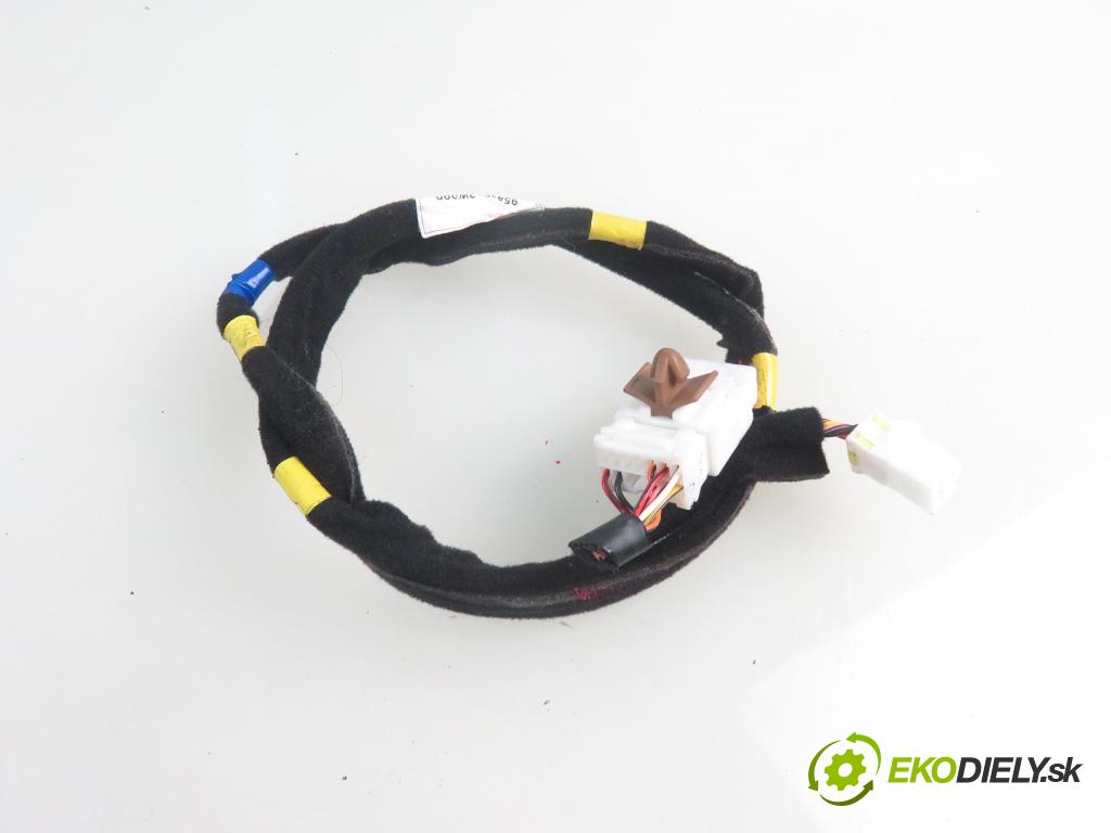 KIA SPORTAGE (SL) SUV 2012 100,00 2.0 CRDi 136 - D4HA 1995,00 spinačka 954903W000 (Spínacia skrinka a kľúč)