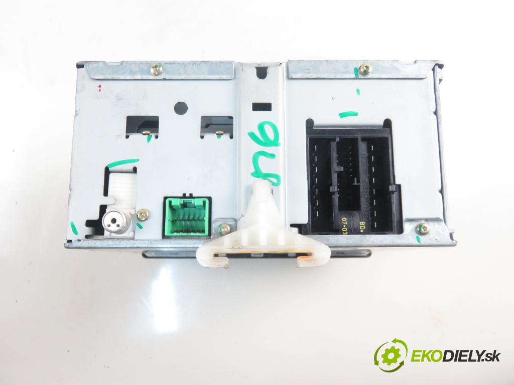FORD FOCUS (DAW, DBW) HB 2002 74,00 1.8 TDCi - FFDA 1753,00 RADIO CD YS4F18C815AD