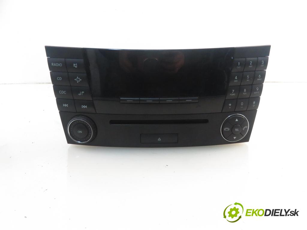 MERCEDES-BENZ KLASA E T-Model (S211) KOMBI 2004 130,00 E 270 T CDI 177 - OM 647.961 2685,00 RADIO CD 2118209889