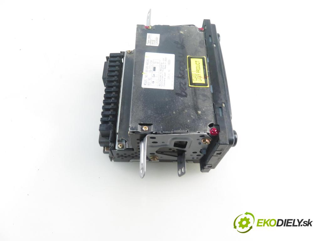 TOYOTA AVENSIS VERSO (_M2_) MINIVAN 2002 85,00 2.0 D (CLM20_) - 1CD-FTV 1995,00 RADIO CD 8612044080