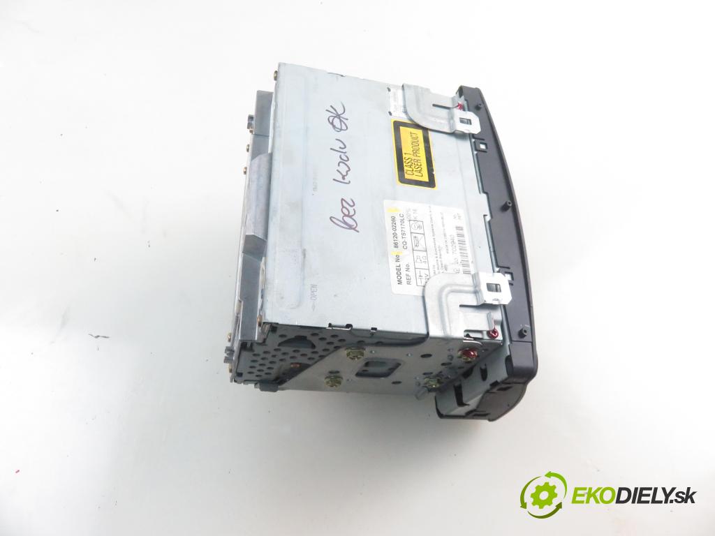 TOYOTA COROLLA (_E12_) HB 2003 66,00 2.0 D-4D 1995,00 RADIO CD 861200226