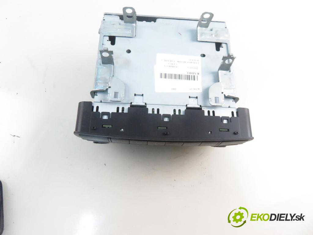 TOYOTA COROLLA (_E12_) HB 2003 66,00 2.0 D-4D 1995,00 RADIO CD 861200226
