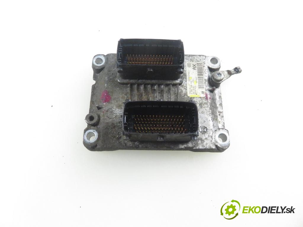 OPEL CORSA D (S07) HB 2007 59,00 1.2 - Z 12 XEP 1229,00 Riadiaca jednotka Motor 55557933 ; 0261208940
