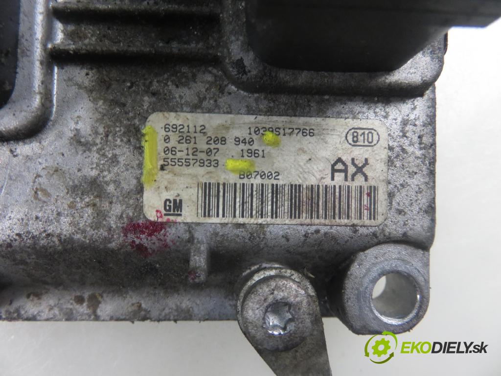 OPEL CORSA D (S07) HB 2007 59,00 1.2 - Z 12 XEP 1229,00 Riadiaca jednotka Motor 55557933 ; 0261208940