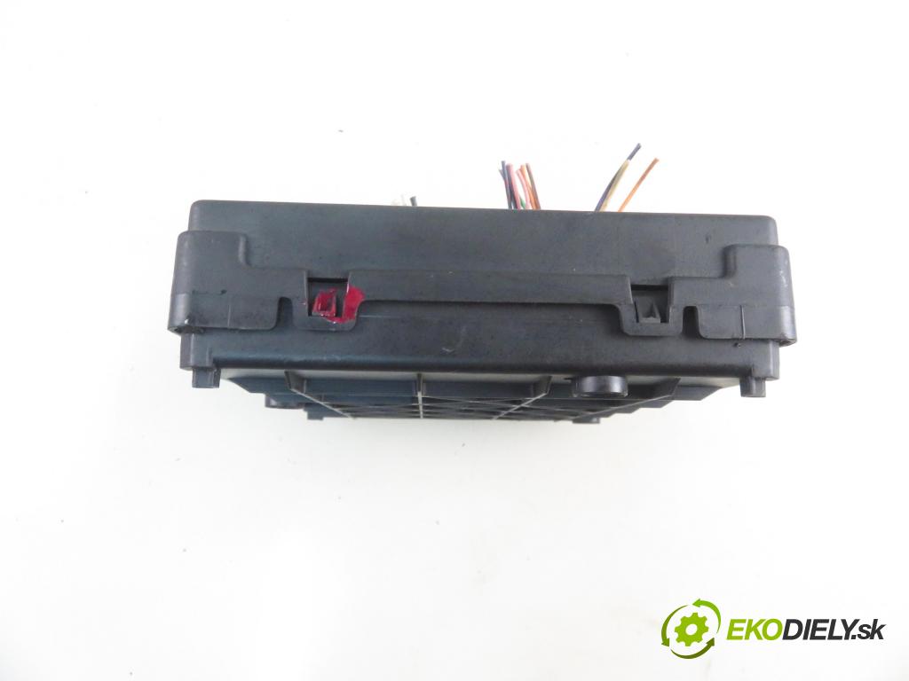 RENAULT SCENIC I (JA0/1_) CROSSOVER 2001 74,00 1.9 dCi RX4 - F9Q 748 1870,00 MODUL BSI 8200033521B ; S108502710E