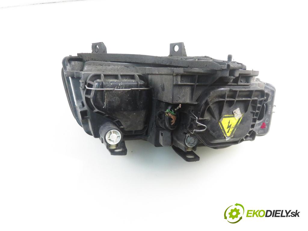 AUDI A4 Avant (8E5, B6) KOMBI 2003 96,00 1.9 TDI - AWX 1896,00 světlo LP 8E0941003S ; 8E0990007S