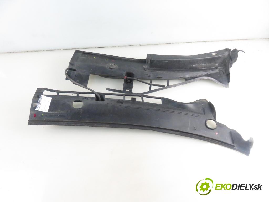 SKODA OCTAVIA I (1U2) HB 2004 66,00 1.9 TDI - ALH 1896,00 Torpédo, plast pod čelné okno 1U0819404C ; 1U0819403C (Torpédo)