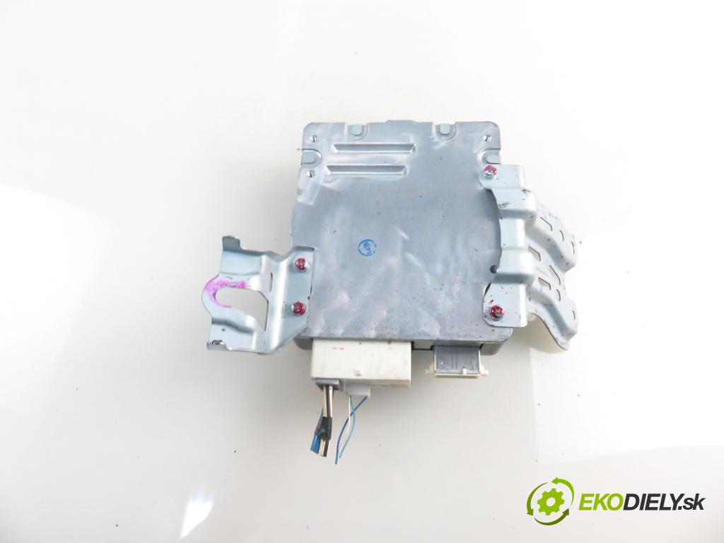 TOYOTA AURIS (_E15_) HB 2008 71,00 1.4 (ZZE150_) 97 - 4ZZ-FE 1398,00 Riadiaca jednotka servočerpadlo 8965002390 ; 6700001464 ; 99136700 (Riadiaca jednotka)