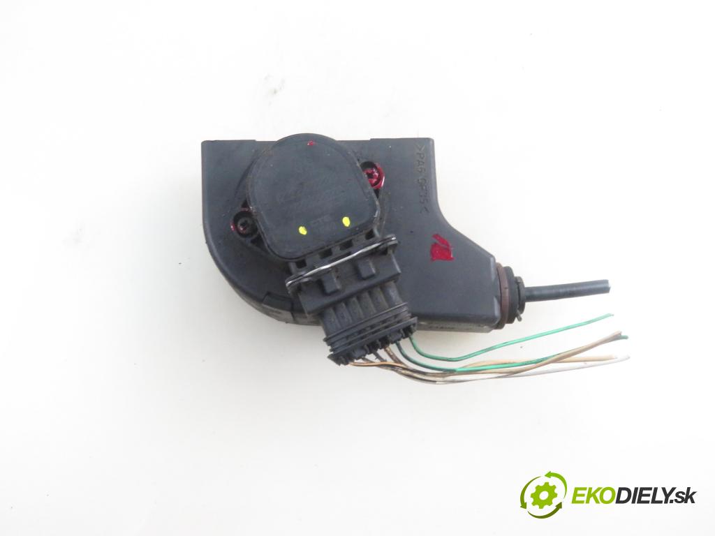 RENAULT SCENIC I (JA0/1_) CROSSOVER 2001 74,00 1.9 dCi RX4 - F9Q 748 1870,00 Potenciometer plynu 7700431919 ; CTS3642 (Pedál)