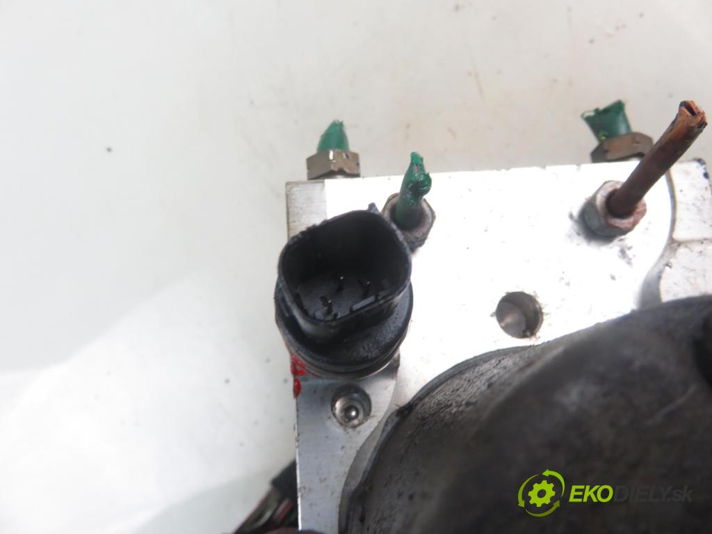 PEUGEOT 307 Break (3E) KOMBI 2003 80,00 1.6 16V - NFU (TU5JP4) 1587,00 Pumpa ABS 0265950084 ; 0265225188 (Pumpa ABS)