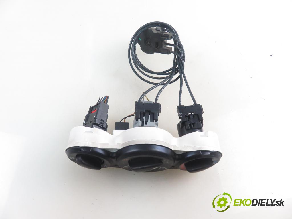 FORD FOCUS (DAW, DBW) HB 2003 85,00 1.8 TDCi - F9DA 1753,00 Panel kúrenia 1S4H18C419BA