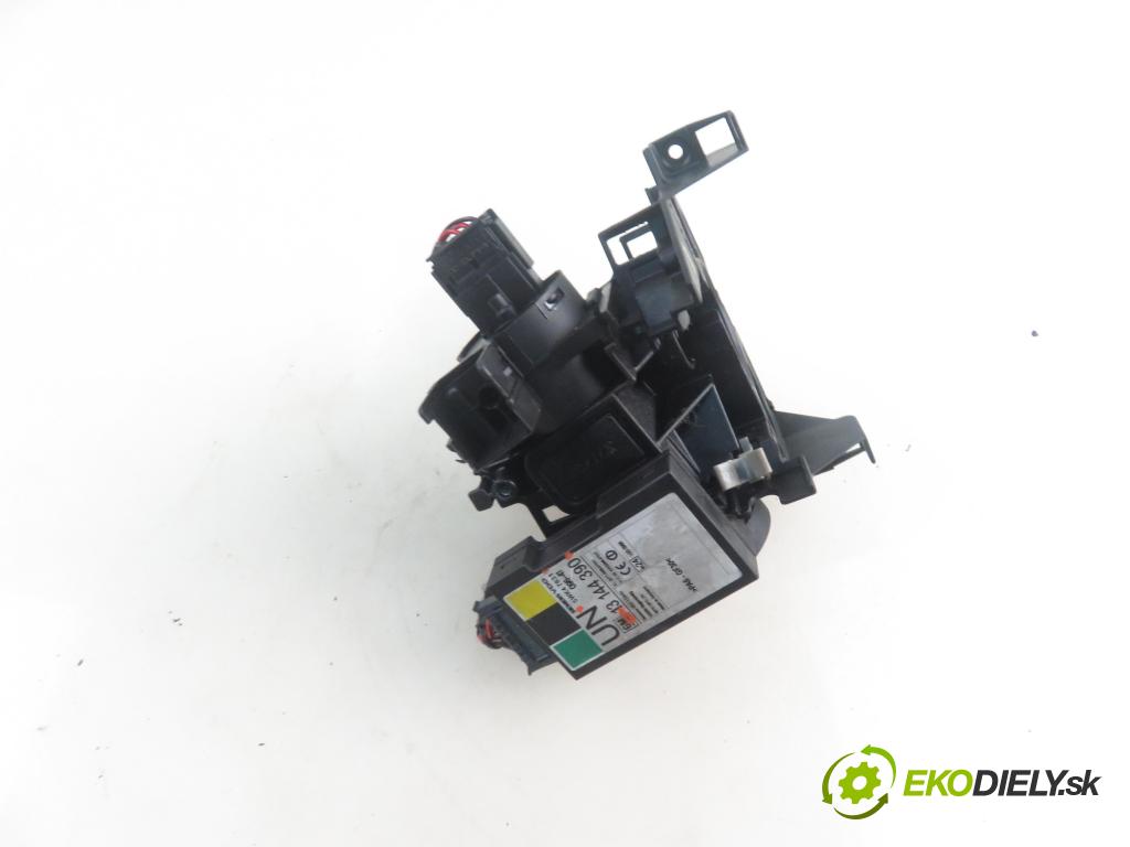 OPEL MERIVA A nadwozie wielkoprzestrzenne (MPV) (X03) MINIVAN 2006 55,00 1.3 CDTI - Z 13 DTJ 1248,00 spinačka 13144390 ; 5WK47631 (Spínacia skrinka a kľúč)