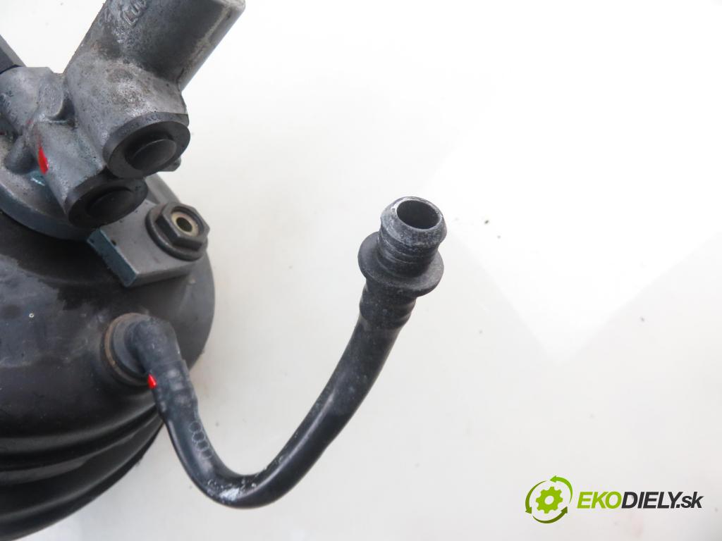 VW PASSAT B5 Variant (3B5) KOMBI 2000 85,00 1.9 TDI - AJM 1896,00 Posilovač 4B3612105 (Servočerpadlo, pumpa riadenia)