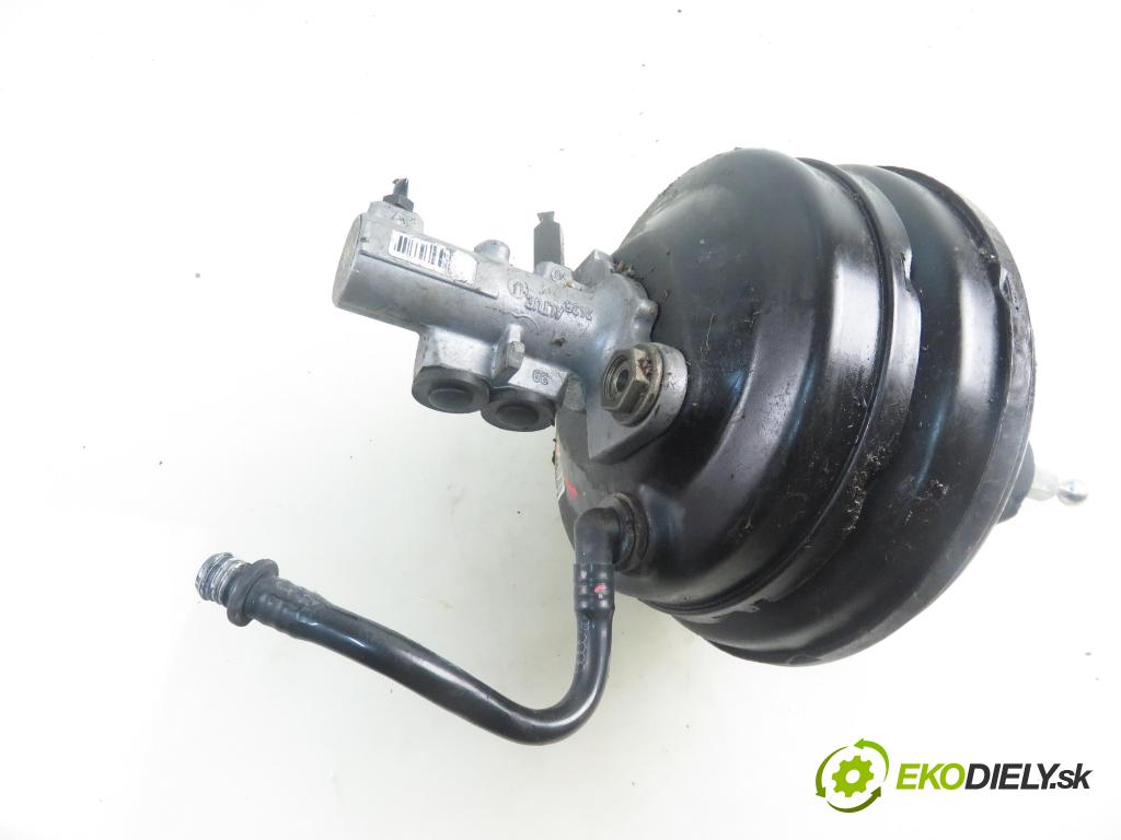 VW PASSAT B5 Variant (3B5) KOMBI 2000 85,00 1.9 TDI - AJM 1896,00 Posilovač 4B3612105 (Servočerpadlo, pumpa riadenia)