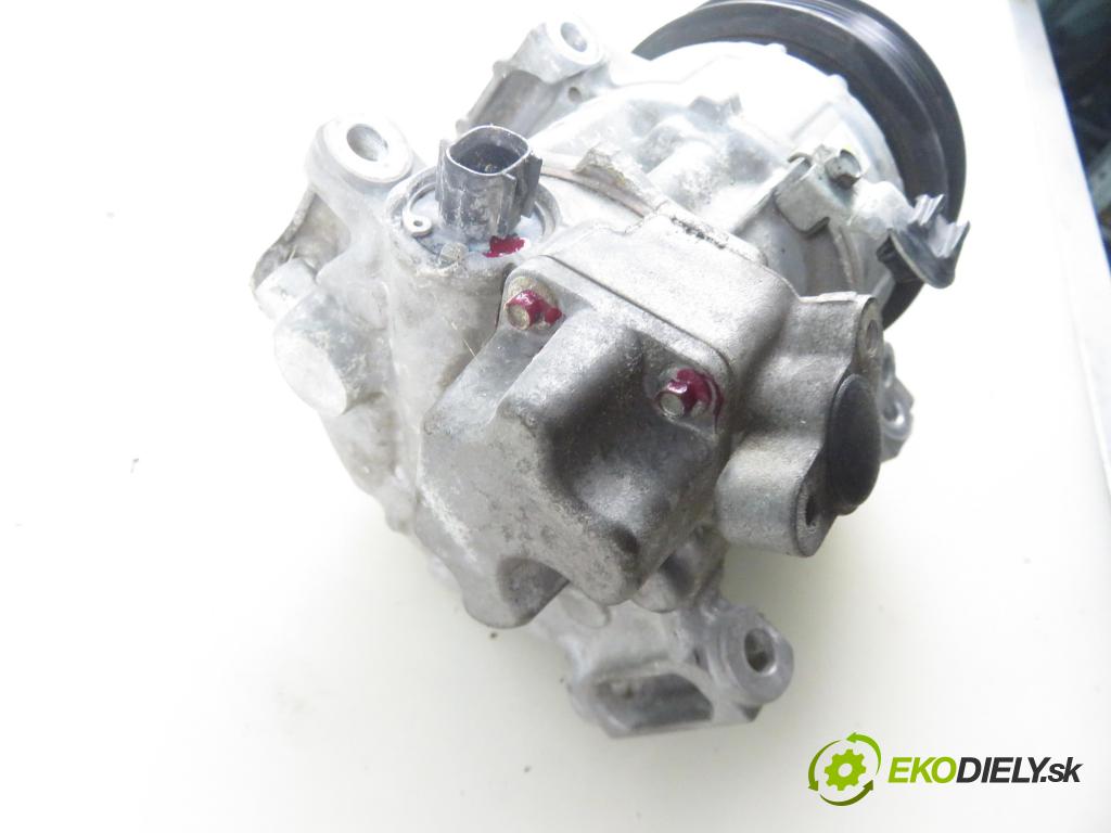 TOYOTA AURIS (_E15_) HB 2008 71,00 1.4 (ZZE150_) 97 - 4ZZ-FE 1398,00 KOMPRESOR: klimatizácie 4472602272 (Kompresor klimatizácie)