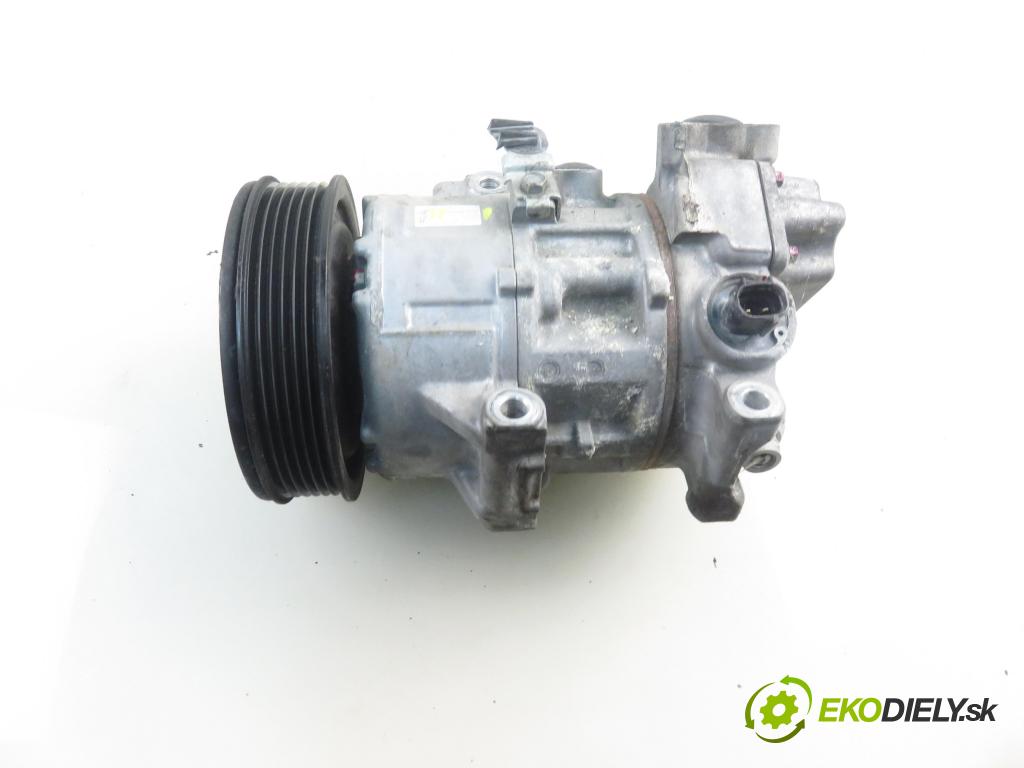 TOYOTA AURIS (_E15_) HB 2008 71,00 1.4 (ZZE150_) 97 - 4ZZ-FE 1398,00 KOMPRESOR: klimatizácie 4472602272 (Kompresor klimatizácie)