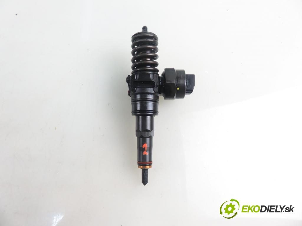 VW PASSAT B5.5 Variant (3B6) KOMBI 2001 96,00 1.9 TDI PD 130 - AVF 1896,00 Vstrekovač 038130073AA ; 0414720028 (Vstrekovač paliva)