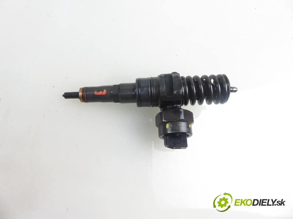 VW PASSAT B5.5 Variant (3B6) KOMBI 2001 96,00 1.9 TDI PD 130 - AVF 1896,00 Vstrekovač 038130073AA ; 0414720028 (Vstrekovač paliva)