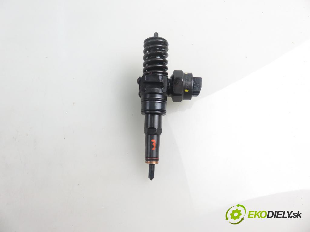 VW PASSAT B5.5 Variant (3B6) KOMBI 2001 96,00 1.9 TDI PD 130 - AVF 1896,00 Vstrekovač 038130073AA ; 0414720028 (Vstrekovač paliva)