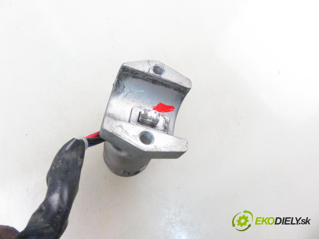 IVECO DAILY III skrzynia FURGON 2002 78,00 35 S 11 V,35 C 11 V - 8140.43C 2798,00 spinačka  (Spínacia skrinka a kľúč)