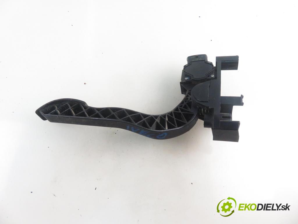 IVECO DAILY III skrzynia FURGON 2002 78,00 35 S 11 V,35 C 11 V - 8140.43C 2798,00 Potenciometer plynu 0281002632 ; 504061434 (Pedál)