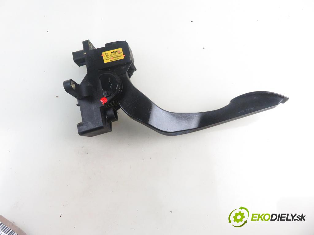 IVECO DAILY III skrzynia FURGON 2002 78,00 35 S 11 V,35 C 11 V - 8140.43C 2798,00 Potenciometer plynu 0281002632 ; 504061434 (Pedál)