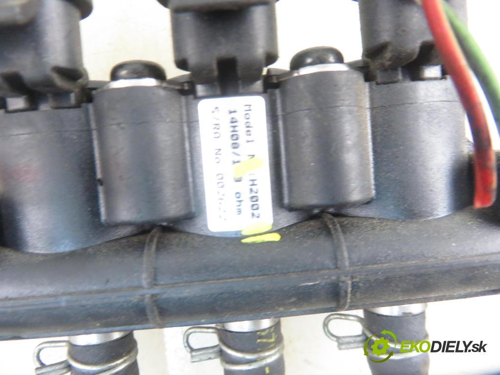 AUDI A6 (4B2, C5) SEDAN 1999 142,00 2.8 quattro - ACK 2771,00 Lišta vstrekovacia LPG 67R010256 ; H2002