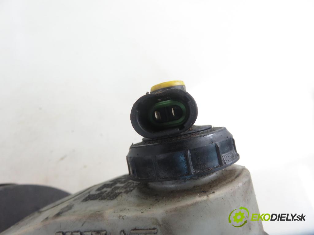 RENAULT SCENIC I (JA0/1_) CROSSOVER 2001 74,00 1.9 dCi RX4 - F9Q 748 1870,00 Posilovač 7700428596 ; 03776251014 (Servočerpadlo, pumpa riadenia)