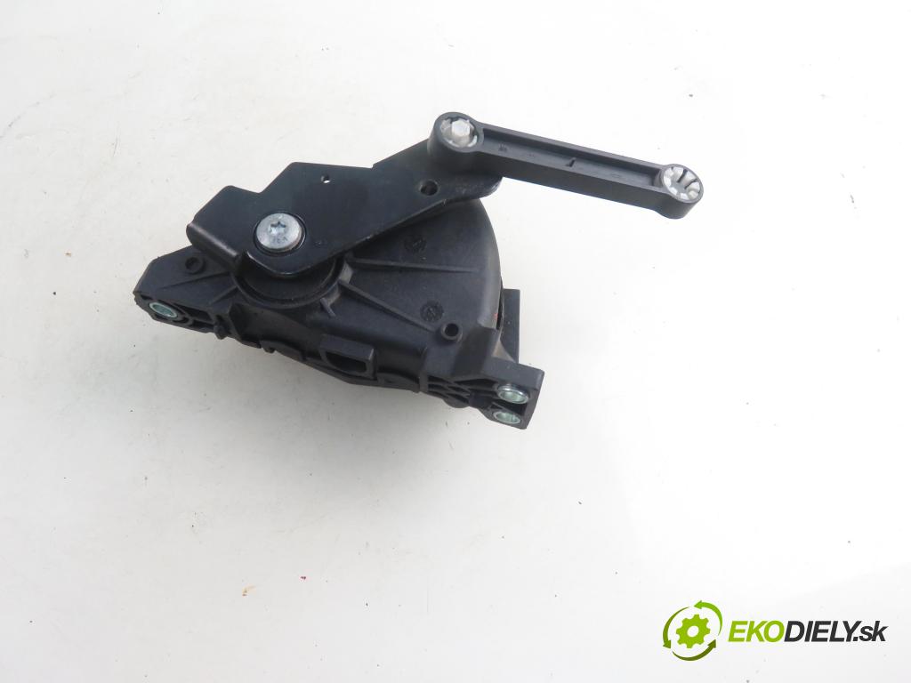 RENAULT KANGOO (KC0/1_) KOMBI 2003 70,00 1.6 16V - K4M 752 1598,00 Potenciometer plynu 8200089851 ; 6PV00811924 (Pedál)