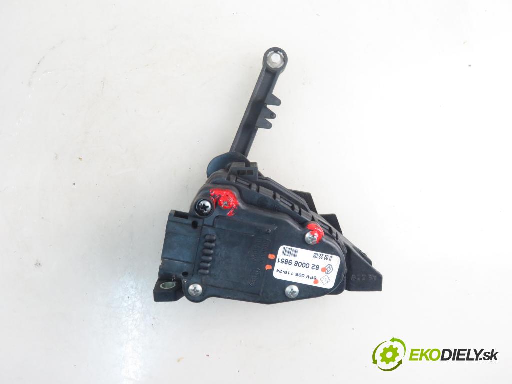 RENAULT KANGOO (KC0/1_) KOMBI 2003 70,00 1.6 16V - K4M 752 1598,00 Potenciometer plynu 8200089851 ; 6PV00811924 (Pedál)