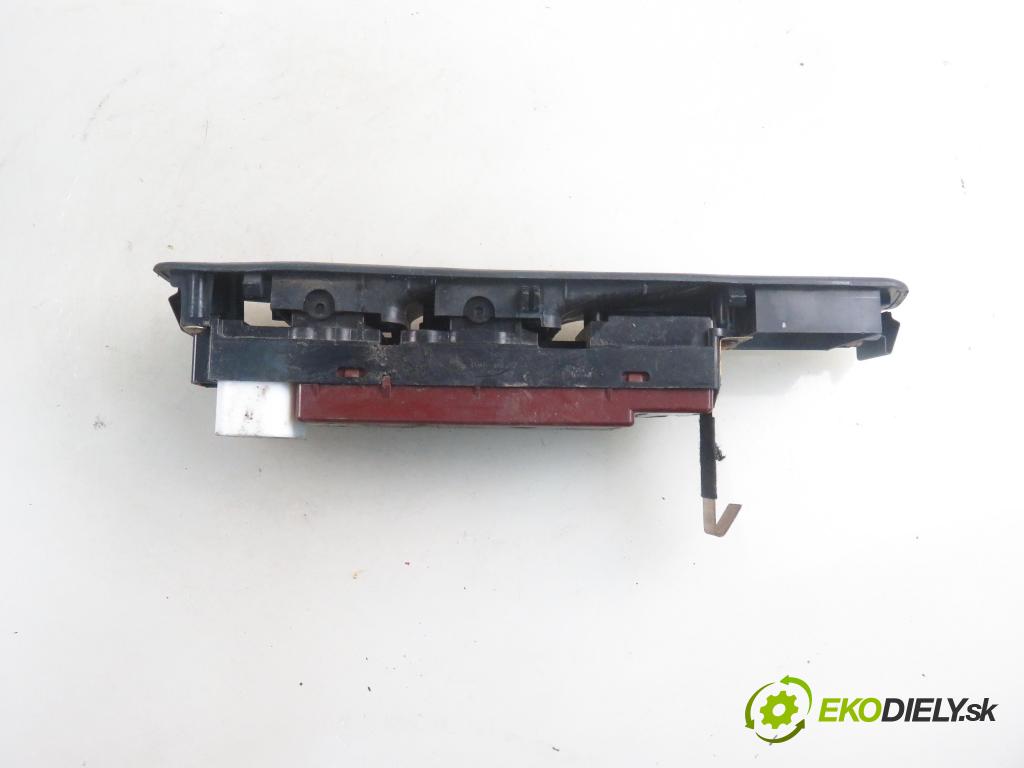 MITSUBISHI PAJERO PININ (H6_W, H7_W) SUV 2000 95,00 2.0 GDI 1999,00 Panel ovládaní oken