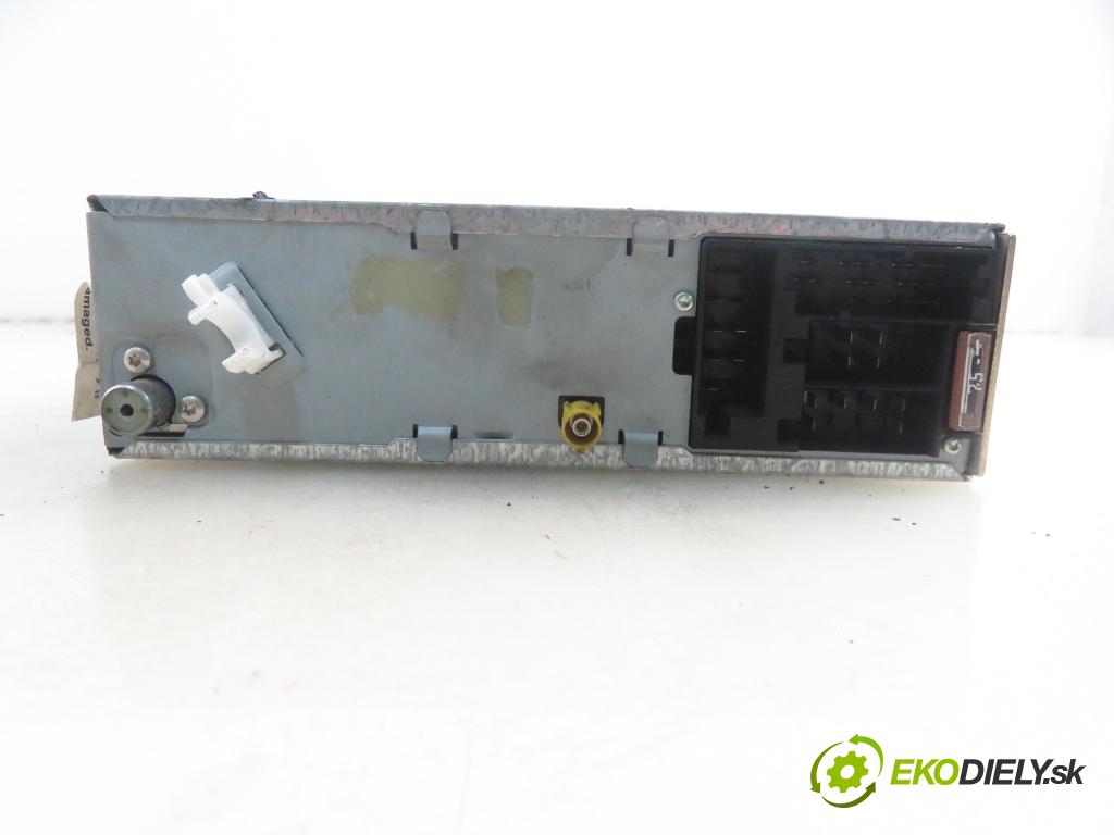 AUDI A3 (8P1) HB 2006 77,00 1.9 TDI PD 105 - BKC 1896,00 RADIO CD