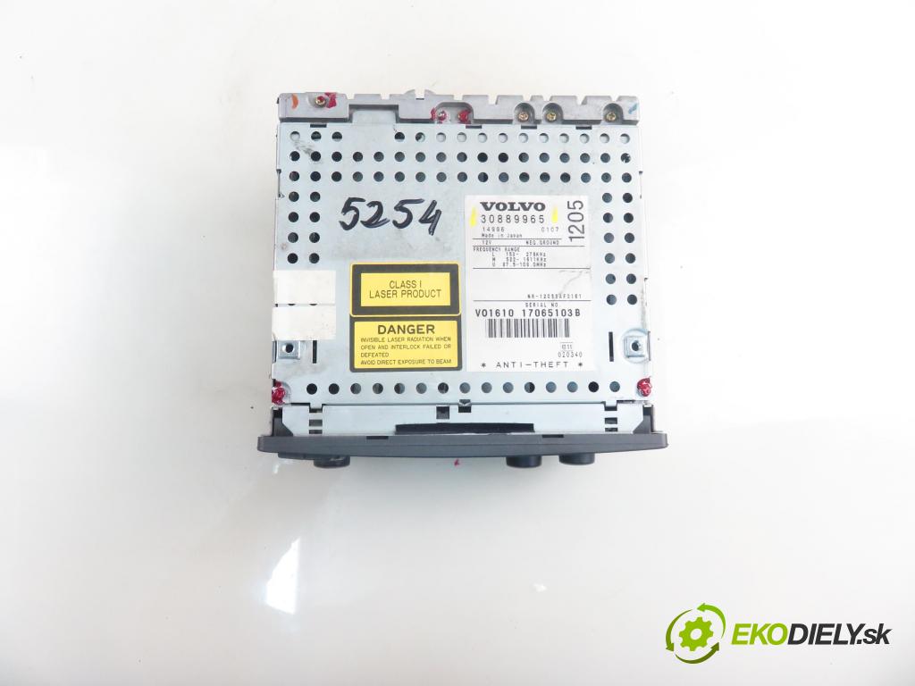 VOLVO V40 Kombi (645) KOMBI 2001 85,00 1.9 DI 116 - D 4192 T3 1870,00 RADIO CD 30889965