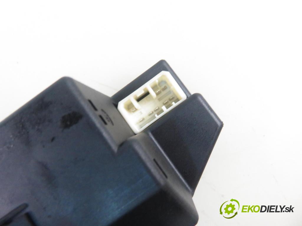 ALFA ROMEO 159 (939_) SEDAN 2009 88,00 1.9 JTDM 8V - 939 A1.000 1910,00 spinačka 1560616200 (Spínacia skrinka a kľúč)