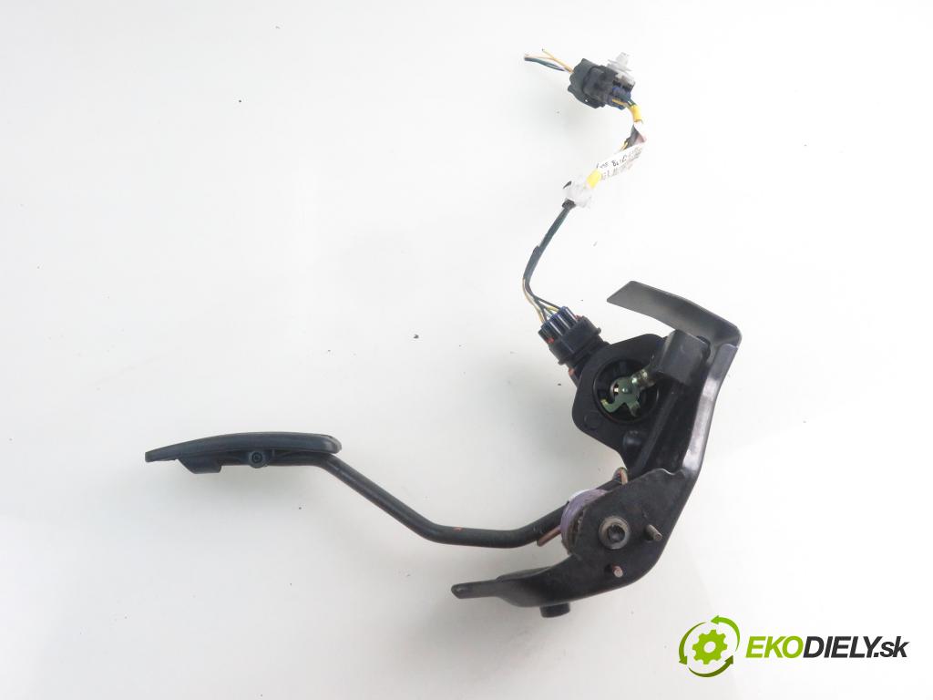 TOYOTA AVENSIS sedan (_T25_) SEDAN 2004 85,00 2.0 D-CAT 116- 1CD-FTV 1995,00 Potenciometer plynu 8928152021 ; 1983003041 (Pedál)