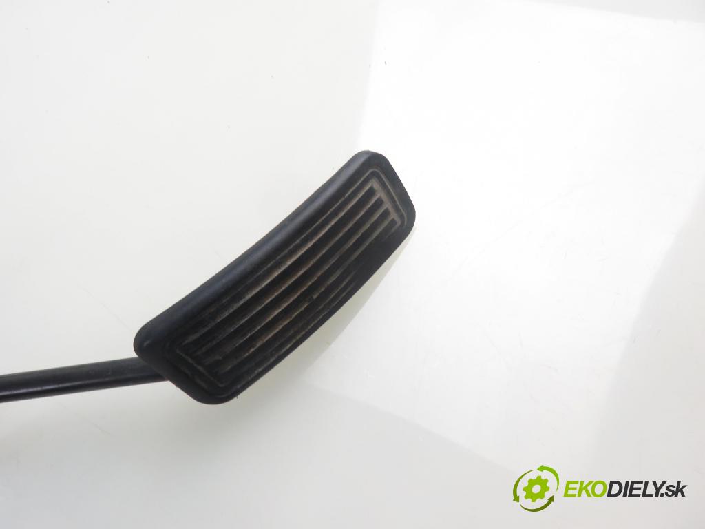 TOYOTA AVENSIS sedan (_T25_) SEDAN 2004 85,00 2.0 D-CAT 116- 1CD-FTV 1995,00 Potenciometer plynu 8928152021 ; 1983003041 (Pedál)