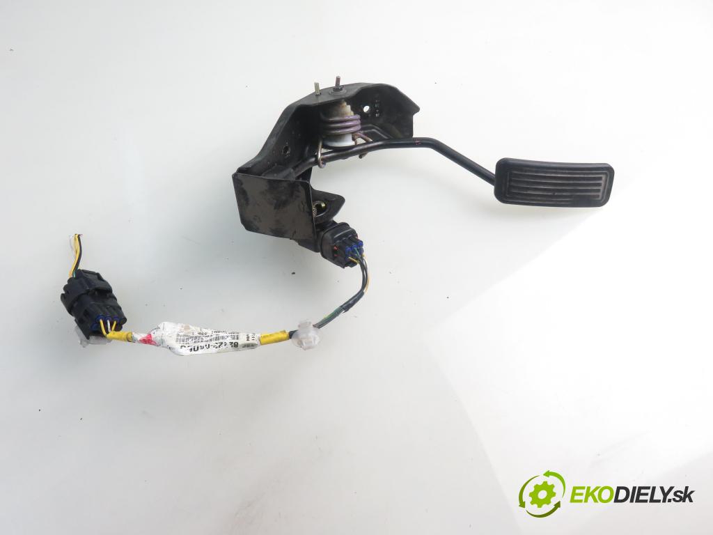 TOYOTA AVENSIS sedan (_T25_) SEDAN 2004 85,00 2.0 D-CAT 116- 1CD-FTV 1995,00 Potenciometer plynu 8928152021 ; 1983003041 (Pedál)