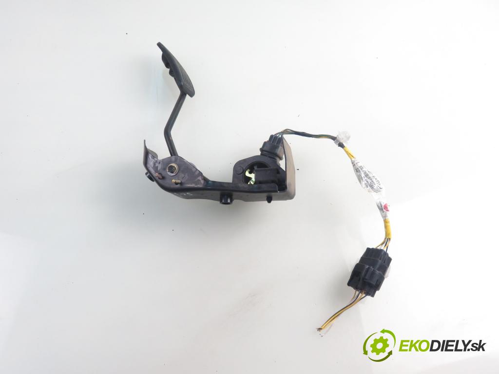 TOYOTA AVENSIS sedan (_T25_) SEDAN 2004 85,00 2.0 D-CAT 116- 1CD-FTV 1995,00 Potenciometer plynu 8928152021 ; 1983003041 (Pedál)