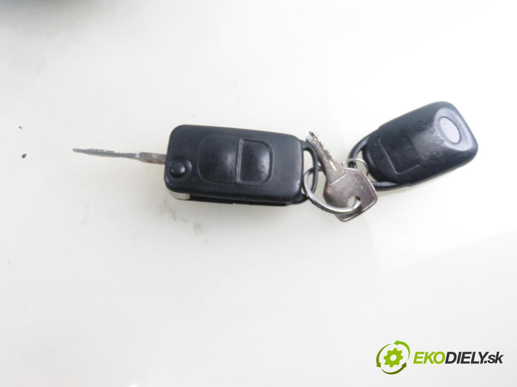 MERCEDES-BENZ KLASA A (W168) HB 2001 70,00 A 170 CDI 95 - OM 668.942 1689,00 spinačka  (Spínacia skrinka a kľúč)