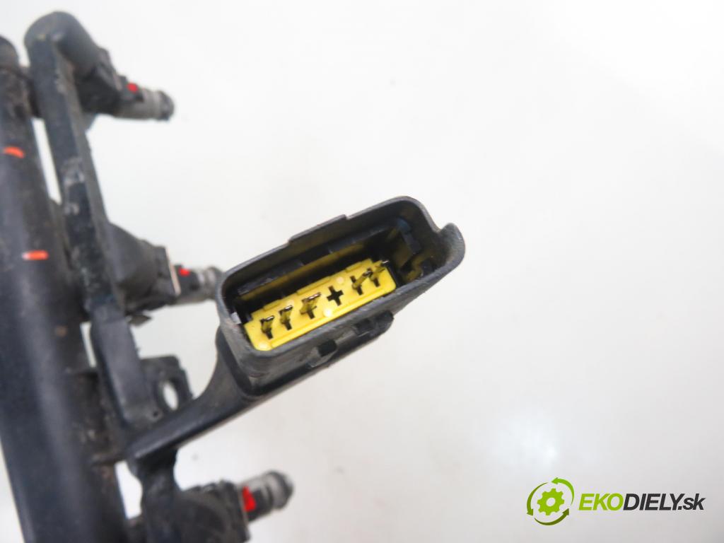 CITROEN C3 I (FC_) HB 2002 44,00 1.1 i - HFX (TU1A) 1124,00 Lišta vstrekovacia 9628982980D ; 9638128080 (Vstrekovacia lišta)