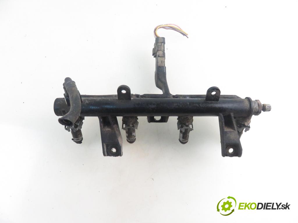 CITROEN C3 I (FC_) HB 2002 44,00 1.1 i - HFX (TU1A) 1124,00 Lišta vstrekovacia 9628982980D ; 9638128080 (Vstrekovacia lišta)