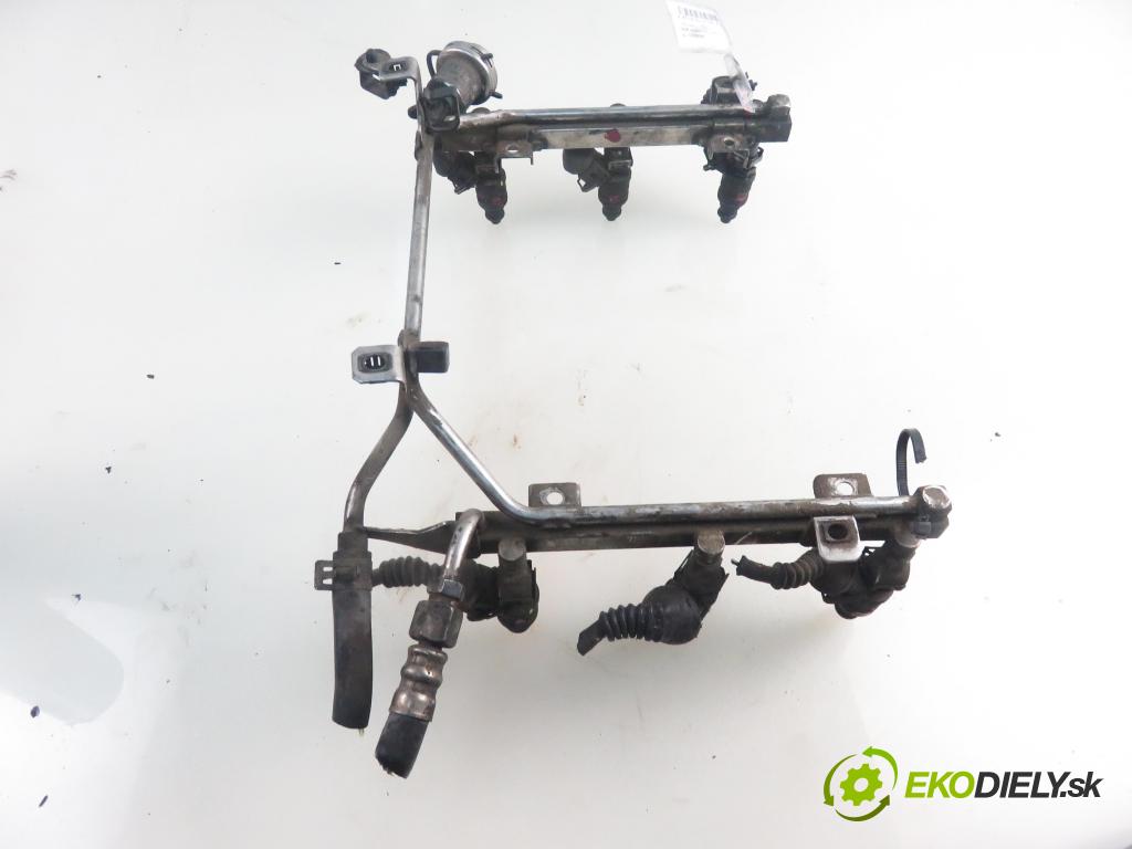 AUDI A6 (4B2, C5) SEDAN 1999 142,00 2.8 quattro - ACK 2771,00 Lišta vstrekovacia 078133551L (Vstrekovacia lišta)