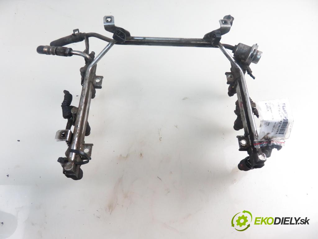 AUDI A6 (4B2, C5) SEDAN 1999 142,00 2.8 quattro - ACK 2771,00 Lišta vstrekovacia 078133551L (Vstrekovacia lišta)